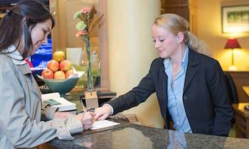 employment lawyers for hospitality leisure slough watford